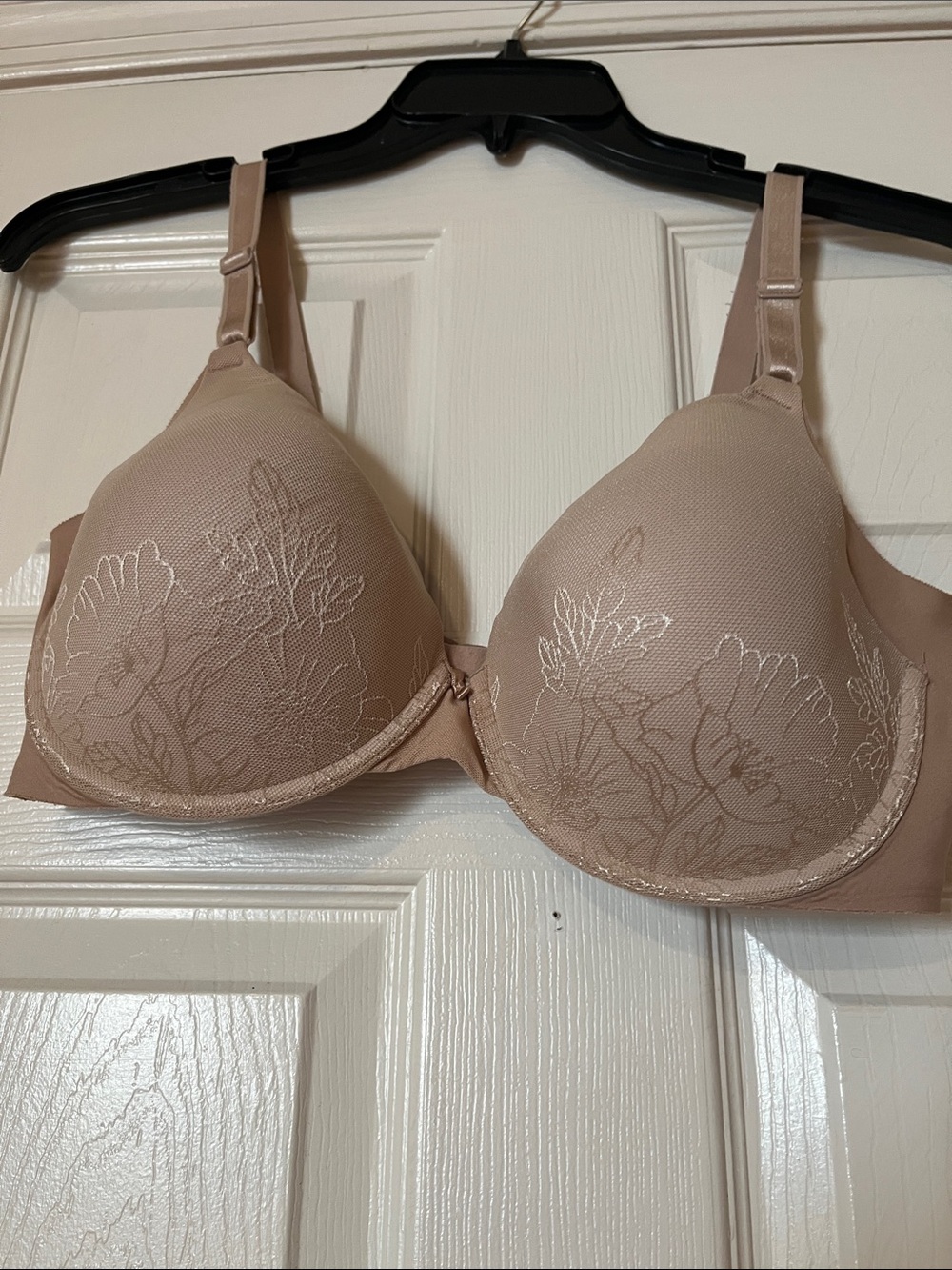 Everyday Molded Underwire Bra with Floral Embroidery — Nude
